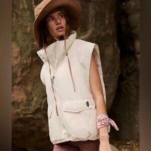 🤍 NWOT Free People Movement “Off The Bleachers” ½ Zip Puffer Vest | S